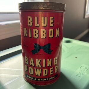 2/$75💥- COLLECTIBLE | Vintagr Blue Ribbon baking powder medium/large tin & lid